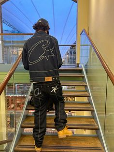 #corteiz #corteizdenim #fashion #streetwear #soho #london #crtz #crtzrtw Corteiz Suit, Luxury Streetwear Aesthetic, Corteiz Cargos Outfits, Cortez Tracksuit, Crtz Corteiz Cargos Outfit, Corteiz Rules The World, Crtz Corteiz Aesthetic, Crtz Corteiz Shorts, Crtz Corteiz Tracksuit Grey