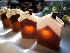 Holiday Soap Making Inspiration, Winter Soap Making Inspiration, Unique Holiday Soap Designs, Holiday Soap Ideas, Fall Soap Ideas, Winter Handmade Soap Ideas, Christmas Soap Bar Ideas, Winter Soap, Thanksgiving Soap Ideas