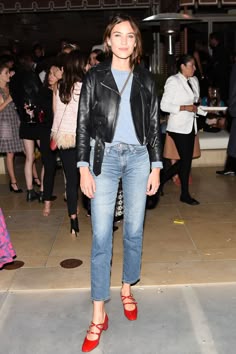 The Chanel Party Was the Place to Be in L.A. Last Night Alexa Chung Business Casual, Alexa Chung Casual Outfits, Alexa Chung Jeans Outfit, Carel Shoes Alexa Chung, Alexa Chung Red Shoes, Alexa Chung Leather Jacket, Alexa Chung Suede Jacket, Alexa Chung Denim, Alexa Chung Denim Jacket