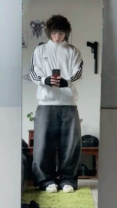 #y2k #fashionista #fashion #fashionnova #instafashion #fashioninspiration #inspiration Y2k Oufit, Fashion Clothes Men, Men Casual Jacket Outfit, Outfit Idea Boy, Oufit Boy, Man Y2k Outfit, Streetwear Drip, Men Fit Ideas, Outfits Ideas Streetwear