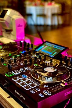 Denon DJ Prime 2 controller