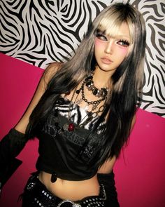 21C | ☠️₊⁺ ☆₊⁺🎵 | Instagram Gyaru Grunge, Gothic Gyaru Fashion, Dark Gyaru, Dark Gyaru Fashion, Dark Gyaru Style, Gothic Gyaru, Agejo Makeup, Goshikku Gyaru Fashion, Rock Gyaru