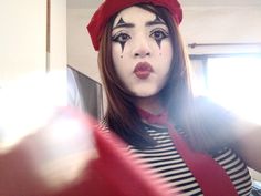 #clown #payaso #payasa #maquillaje #facil #payasita #mimo #mima Mime Makeup Ideas, Mime Costume, Clown Walk, Mime Makeup, Halloween Costumes For Family, Face Paint Makeup, Theatrical Makeup, Circus Party, Clown Makeup