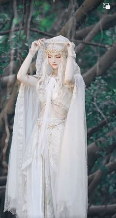 Chinese Princess Dress, Fairy Outfit, Fair Outfits, Angel Outfit, Fantasy Dresses, Fantasy Gowns, Dress Aesthetic, Fairytale Dress, Goddess Dress