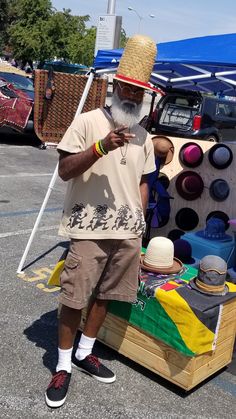 Olds Cool Rasta Style.  The Black Hatter.  Rockers Variation High Straw. You know how I like it.  RESPECT ROCKERS. 70s Rasta Fashion, How To Style Rasta Hats, Rasta Style, Rasta Fashion, Rockers Hat, Rastafarian Outfits, Large Rasta Leather Hat, Rasta Fedora, Leather Rasta Hat