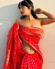 Neha Pendse Saree, No Blouse Saree Look, Neha Singh Instagram, Nidhi Singh, Neha Shetty In Saree, Neha Kakkar In Saree, Hot Sarees, Sarees Without Blouse, Neha Singh Tiktok