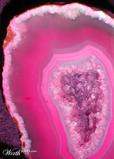 Pink geod Gift Ideas For Gem Lovers, Home Decor Inspiration, Natural Stone Texture, Pink Agate Crystal, Vibrant Pink Gemstone, Pink Geode On Rock, Pink Geode Stone, Pink Earth, Pink Geode Close Up