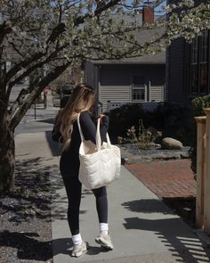 @437 🌷✨🫧

#437 #aestheticstyle #pilatesoutfit #springtime #springoutfitideas Gym Bag Outfit, Pilates Outfit, Aesthetic Fashion, Spring Time, Cloth Bags, Gym Bag, Wardrobe Essentials, Fashion Inspo, Wardrobe