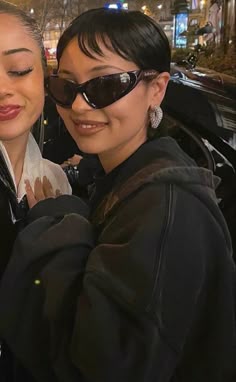 Hair Motivation, Short Hair Undercut, Dyed Natural Hair, Hair Inspiration Short, Famous Girls, Hair Game, Hottest Celebrities, Aesthetic Hair, Great Hair