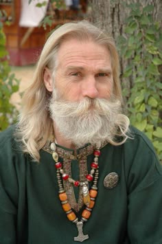 Norse Features, Slavic Hairstyles Men, Viking Appearance, Viking Seer, Medieval Hairstyles Men, Beard Reference, Viking Aesthetic Male, Norse Beard Styles, Medieval Beard