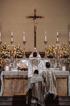 The Holy Mass, Catholic Church Alter, Holy Mass, Traditional Latin Mass, Catholic Icons, Catholic Eucharist, Catholic Church Imagery, Traditional Catholicism Aesthetic, Fancy Catholic Church