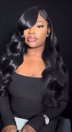 21 Hairstyles, Black Wavy Wigs, Loose Curl Wigs, Hair Curled To The Side, Cute Lace Fronts, Prom Hairstyles With Curls, A Side Part, Wig Ideas For Black Women, Wedding Hairstyles Lace Wig