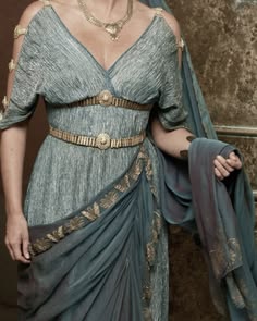 Ancient Egyptian Robes, Ancient Greek Fashion Women, Roman Dresses, Roman Clothing, Game Of Thrones Fashion, Lotr Oc, Sheira Seastar, Asoiaf Fashion, Tully House