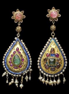 Vintage Persian Jewelry, Traditional Persian Jewelry, Persian Accessories, Antique Persian Jewelry, Ancient Jewelry Persian, Persian Jewelry Aesthetic, Persian Jewelry History, Persian Coin Earrings, Persian Jewelry