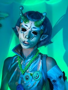 Alien Outfit Cute, Marfa Cosplay, Aliens Makeup, Alien Girl Cosplay, Cosplay Alien, Alien Girl Outfit, Alien People, Alien Aesthetic Costume, Halloween Costumes Alien