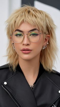 Very Short Haircuts, Mullet Haircut, Long Pixie Cuts, Long Pixie, Very Short Hair, Mullet Hairstyle, Short Styles, Sleek Hairstyles, Soft Curls