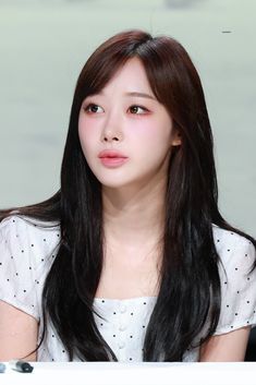 Giselle Brown Hair, Giselle Hair Color, Giselle Aespa Hair, Giselle Nose Job, Giselle Bangs, Gowon Loona Black Hair, Heejin Black Hair, Sua Long Hair, Giselle Side Bangs