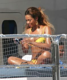 Beyonce Work It Out, Beyonce Summer, Beyonce Vacation, Beyonce Swimsuit, Beyonce Bathing Suit, Beyonce Rares, Beyonce Low Quality, Beyonce Rare Pics, Beyonce Candid