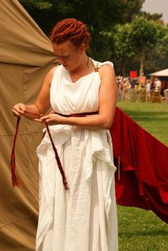 How To Tie A Chiton, Ancient Roman Robes, Roman Attire Ancient Greece, Cartagine Outfits, Ancient Roman Nightgown, Roman Robes Women, What Did The Ancient Romans Wear, Ancient Roman Garb, Roman Reenactment Costume Ideas