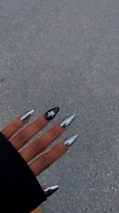 Silver Chrome Nails With Design, Silver And Black Nail Art, The Weekend Concert Nails Ideas, Nail Inspo Concert, Nails For The Weeknd Concert, The Weekend Nails Concert, Silver Nails And Black, Black Festival Nails, Night Inspired Nails