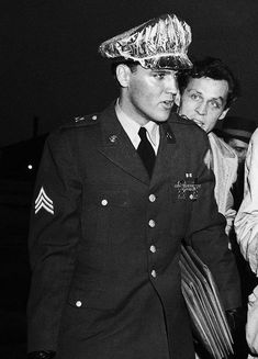 Elvis In The Army, Elvis Presley Airplane, Elvis Presley Plane, Elvis Presley Navy, Elvis Germany, Elvis In Germany, Elvis In Army, Elvis Presley's Birthday, Elvis Army