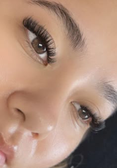 Eyelash Extensions Classic, Natural Fake Eyelashes, Best Lash Extensions, Eyelash Extensions Styles, Lashes Fake Eyelashes, Lash Extensions Styles, Short Lashes, Natural Eyelash Extensions, Perfect Eyelashes