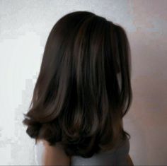 Medium Length Hair Aesthetic, Medium Length Haircut Aesthetic, Aesthetic Mid Length Hair, Aesthetic Shoulder Length Hair, Mid Length Hair Aesthetic, Shoulder Length Haircut Aesthetic, Shoulder Length Hair Aesthetic, Short Hair Blowout Aesthetic, Medium Length Dark Hair Blowout