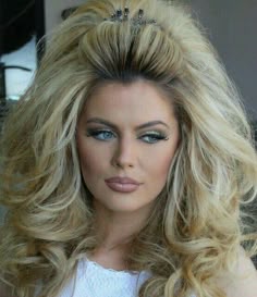 1000+ ideas about Bouffant Hairstyles on Pinterest | Hairstyle ... 80's Hairstyle, Big Blonde Hair, Bombshell Hair, 70s Hair, Bouffant Hair, 80s Hair, Teased Hair, Capelli Ricci, Coiffure Mariage