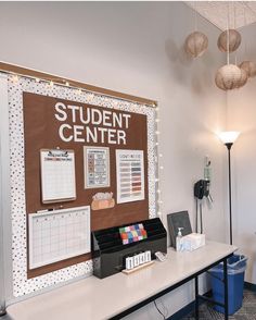 Middle Classroom Decor Ideas, Teaching Room Ideas, High School Room Ideas, Student Corner In Classroom, Elementary Front Office Decorating Ideas, Classroom Office Decor, Ela Classroom Ideas, College Classroom Setup Ideas, High School Classroom Decor Ideas