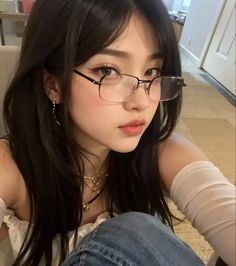 Makeup Asia, Glasses Inspiration, Cute Glasses, Girls With Glasses, Asian Makeup, Aesthetic Makeup, Pretty Makeup, Cute Makeup, Pretty Selfies