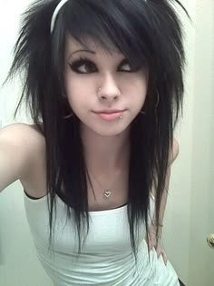 Emo Hairdo, Emo Hair Girl, Scene Hair Coontails, Emo Scene Hair Long, Long Emo Hairstyles For Women, Emo Scene Bangs, Teased Emo Hair, Emo Mode, Emo Haircuts For Girls