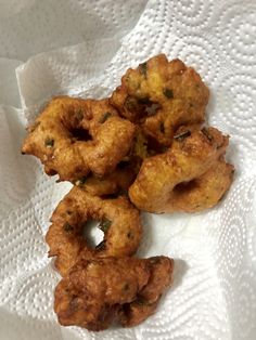 some fried food is sitting on a napkin