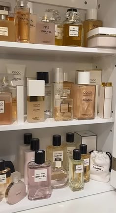 How To Organize Perfumes On Dresser, Perfume Chanel, Parfum Chanel, Expensive Perfume, Perfume Storage, Fragrance Lab, Chanel Perfume, Perfume Collection Fragrance, Fragrances Perfume Woman