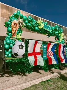 Feeling lucky? Because this float was GOLD ✨

We had the honor of decking out the FIFA float for the Dallas St. Patrick’s Parade and let’s be real…
they might’ve taken home unofficial “best float” 👀💚

Happy St. Patrick’s Day from Balloon Therapy! 
•
•
•
•
•
•
#balloontherapy #balloondecoration #balloongarland #fifa