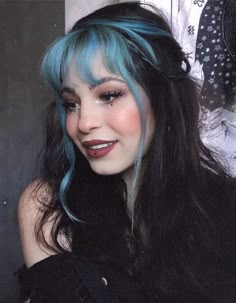 Cute Hair Dye For Brown Hair, Dye Hair With Bangs, Color Bangstyle Hair, Dyed Bangs Long Hair, Perfect Hair Color For Green Eyes, Bangs With Colored Hair, Fringe Dyed Hair, Color Bangs Hair, Hair Dye Pattern Ideas