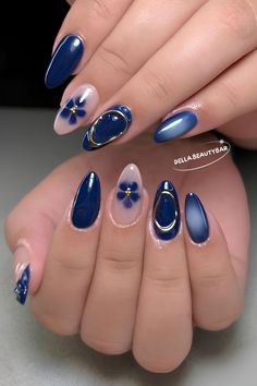 Simple Nail Art Idea, Nail Design Blue Color, Navy Blue Nails Idea, Nail Ideas Designs Almond, Blue Nails Inspo Simple, Nail Designs Blue Almond, Blue Simple Design Nails, Blue Color Nails Design, Fake Nails Designs Simple