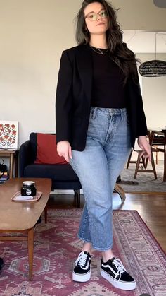 Casual Jean Outfits Midsize, Jean Outfits Midsize, Chubby Work Outfit, Curvy Workwear, Mid Size Business Casual Outfits, Jeans Work Outfit Midsize, Straight Jeans Outfit Midsize, Mid Size Office Outfits, Straight Leg Jeans Midsize
