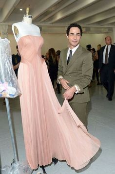Zac Posen Zac Posen Haute Couture, Zac Posen Cinderella Dress, Zac Posen Couture, Zac Posen Ball Gown, Zac Posen Met Gala, Zac Posen For Target, Zac Posen Pink Dress, Zach Posen Gowns, Zac Posen Spring 2006 Dress