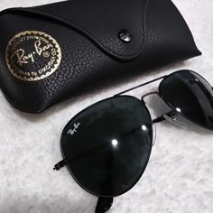 Ray Ban Aviator Black Large metal Frame RB3026