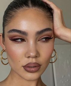 Burgundy Makeup, Eye Makeup Styles, Fall Makeup Looks, Make Up Looks, Makeup Eye Looks, Dope Makeup, Soft Glam Makeup, Kiss Makeup, Eye Makeup Art