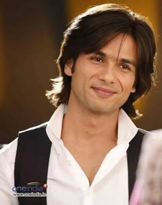 Vivah Shahid Kapoor, Shahid Kapoor 2000s, Shahid Kapoor Long Hair, Shahid Kapoor Hairstyle Short, Srk Cute Pics, Shahid Kapoor Farsi Hairstyle, Shahid Kapoor Hadippa, Farsi Shahid Kapoor, Shahid Kapoor Vivah Movie