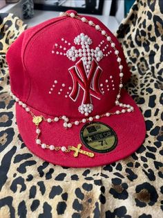 Bedazzled La Hat, Bedazzled Caps, Rhinestone Hats, New Era Cap Custom, Cool Hat Designs, Bedazzled Hat, Bedazzled Fitted Cap, Bedazzled Fitted Hat, Jeweled Fitted Hat