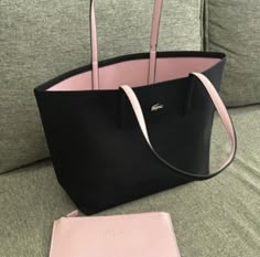 Big School Handbags, Fancy Tote Bags, School Bag Shoulder, School Shoulder Bags, School Bags Ideas, Cute Pink Everyday Bags, Black Everyday Bag, Girly Bags For School, Hand Bag For School