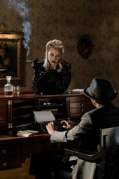 James Patterson Books, Noir Detective, Classic Detective, Detective Aesthetic, Office Images, Detective Agency, Women Talk, Film Lovers, Private Investigator