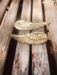 Winged Hair clip by MonalisaMAUI on Etsy Wing Hair Clips, Vintage Gold Wings, Vintage Winged Hair Clips, Gold Wing Hair Pin, Angel Wings Hair Comb, Tarnished Gold Angel Wings, Angel Wing Hair Clip, Gold Gilded Wings, Vintage Cherub Hair Clip