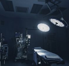 #medical #surgerytable #doctor Dark Doctor Aesthetic, Operating Room Back Table, Dottore Aesthetic, Doctor Dark Aesthetic, Medical Examiner Aesthetic, Medical Core, Doctors Aesthetic, Surgery Room Aesthetic, Dissection Aesthetic