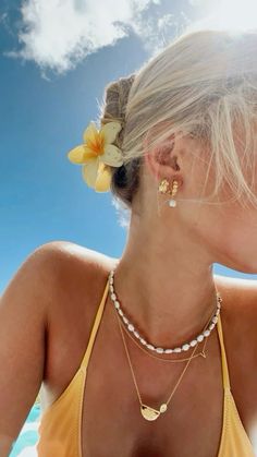 amazon finds, it girl amazon finds, amazon favorites, amazon storefront, classy aesthetic, holiday gift guide, affordable gift guide, luxury dupes, wishlist 2025, amazon wishlist, luxe aesthetic, that girl, summer aesthetic, summer outfits, trendy summer outfits, summer girl, summer amazon finds, summer inspo, summer nails, summer fits, summer essentials, summer style, summer dresses Beach Aesthetic Accessories, Beach Girl Jewelry, Necklace Pictures Ideas, Aesthetic Earring Stack, Beachy Jewellery, Beach Aesthetic Jewelry, Beach Pearl Earrings, Cute Pics To Take, Cute Flower Jewelry For The Beach