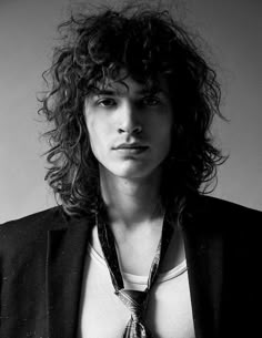 Textured Shag Male, Shag Curly Hair Men, 80s Shag Men, 70s Shag Haircut Short Men, Mens Curly Shag, 70s Mullet Man, 70s Hairstyles Men, 80s Curly Mullet Men, 70s Shag Haircut Men