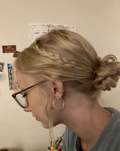 Little Plaits In Hair, School Hair Dos, Braid And Messy Bun, Cute Buns With Braids, Two Little Braids Into A Bun, Bun With Clips On Side, Hair Inspo Up Do, Top Bun Hairstyle, Up To Hairstyles