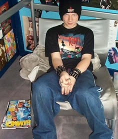 2000s Bully Outfit, Decades Outfits Men, 2003 Mens Outfits, 2008 Male Fashion, 2009 Style Outfit Men, 2000s Dude, Skater Style 2000s, 90's Emo, 90s Emo Aesthetic